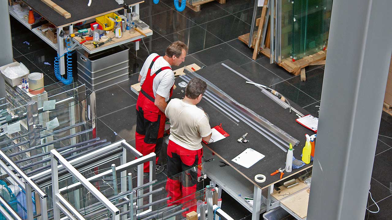 Eckkabine mit zwei Drehtüren